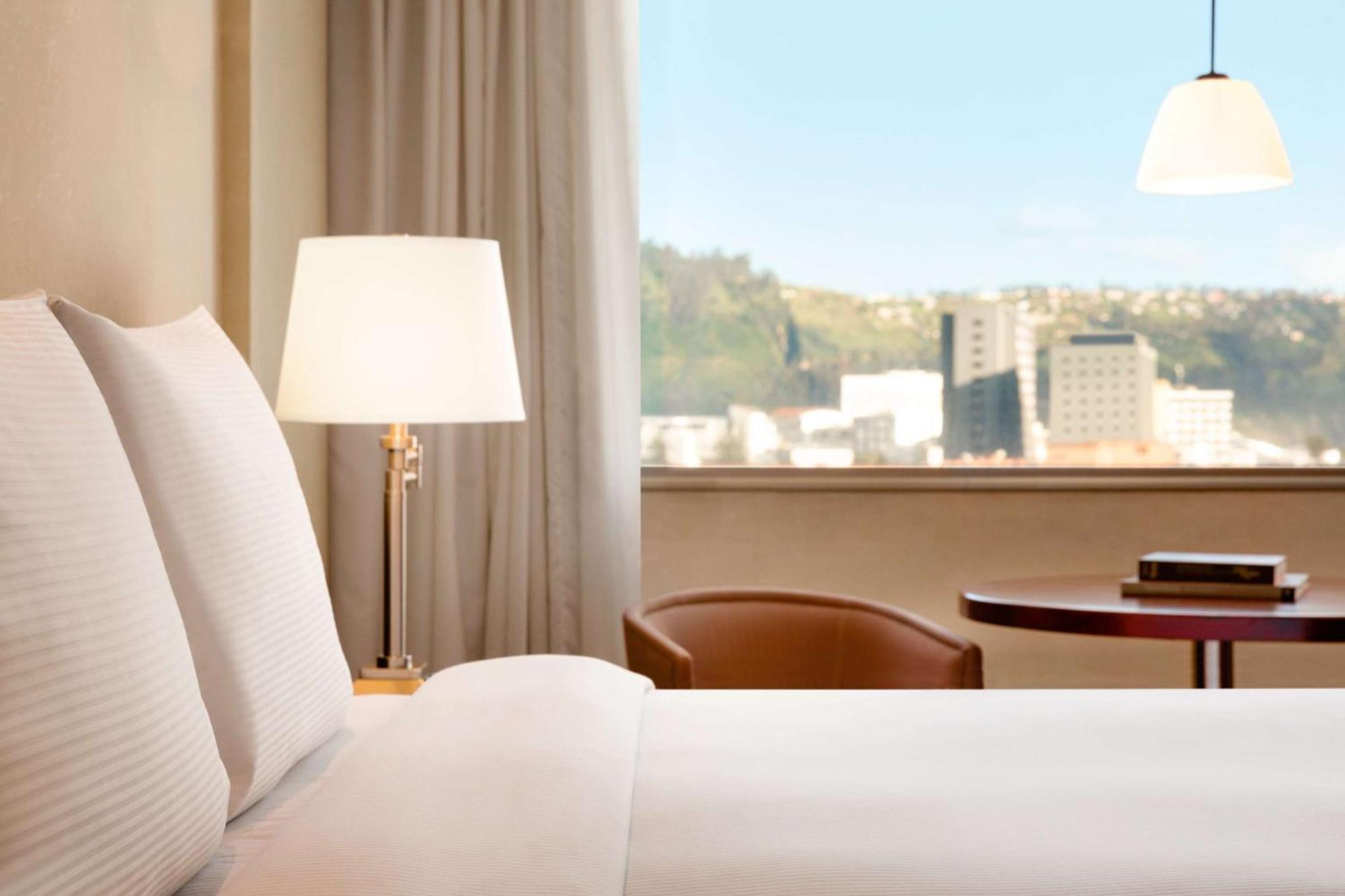 Hilton Colon Quito Hotel Zewnętrze zdjęcie