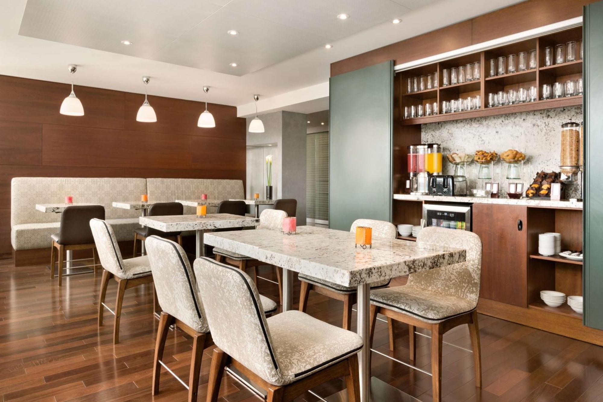Hilton Colon Quito Hotel Zewnętrze zdjęcie