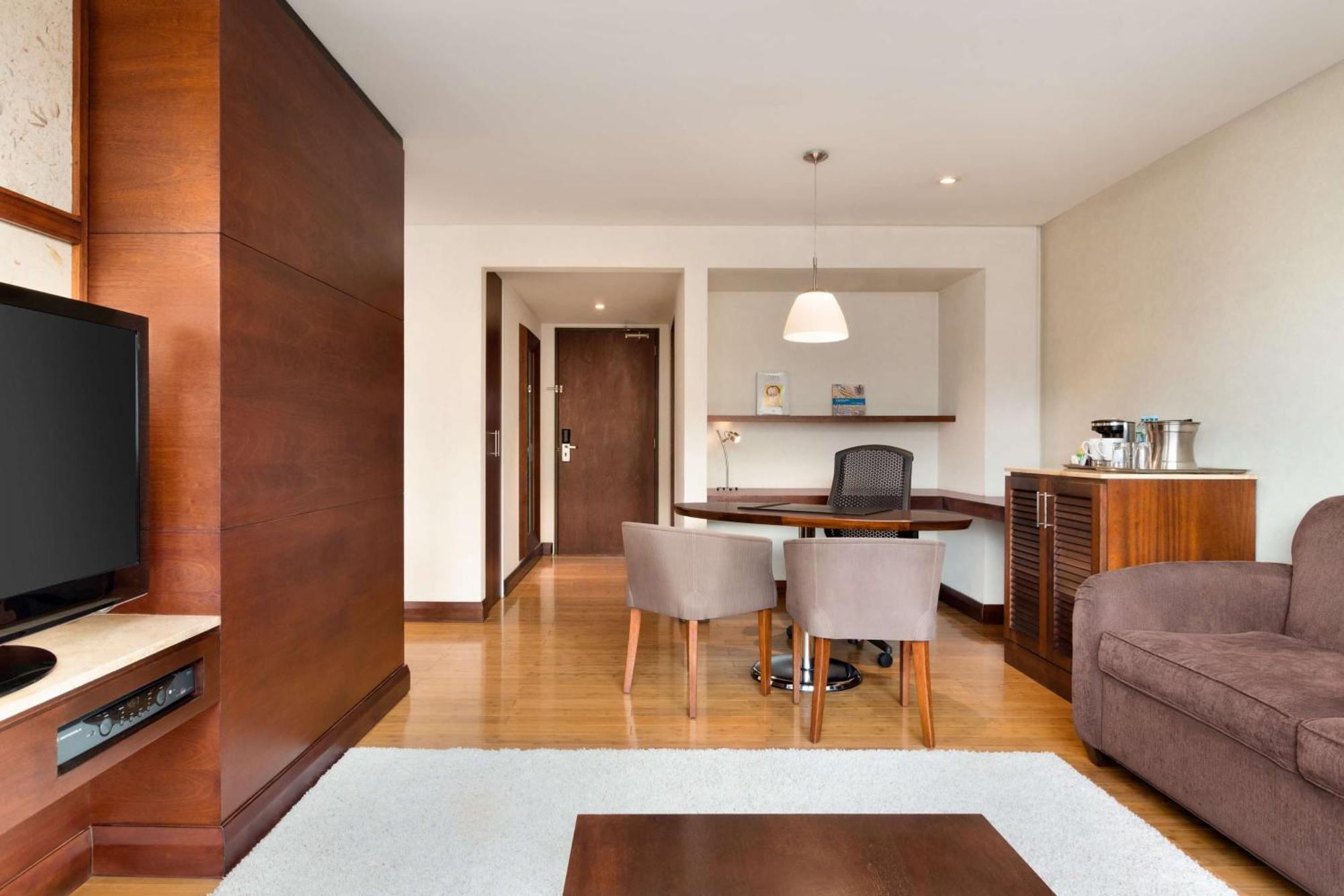 Hilton Colon Quito Hotel Zewnętrze zdjęcie