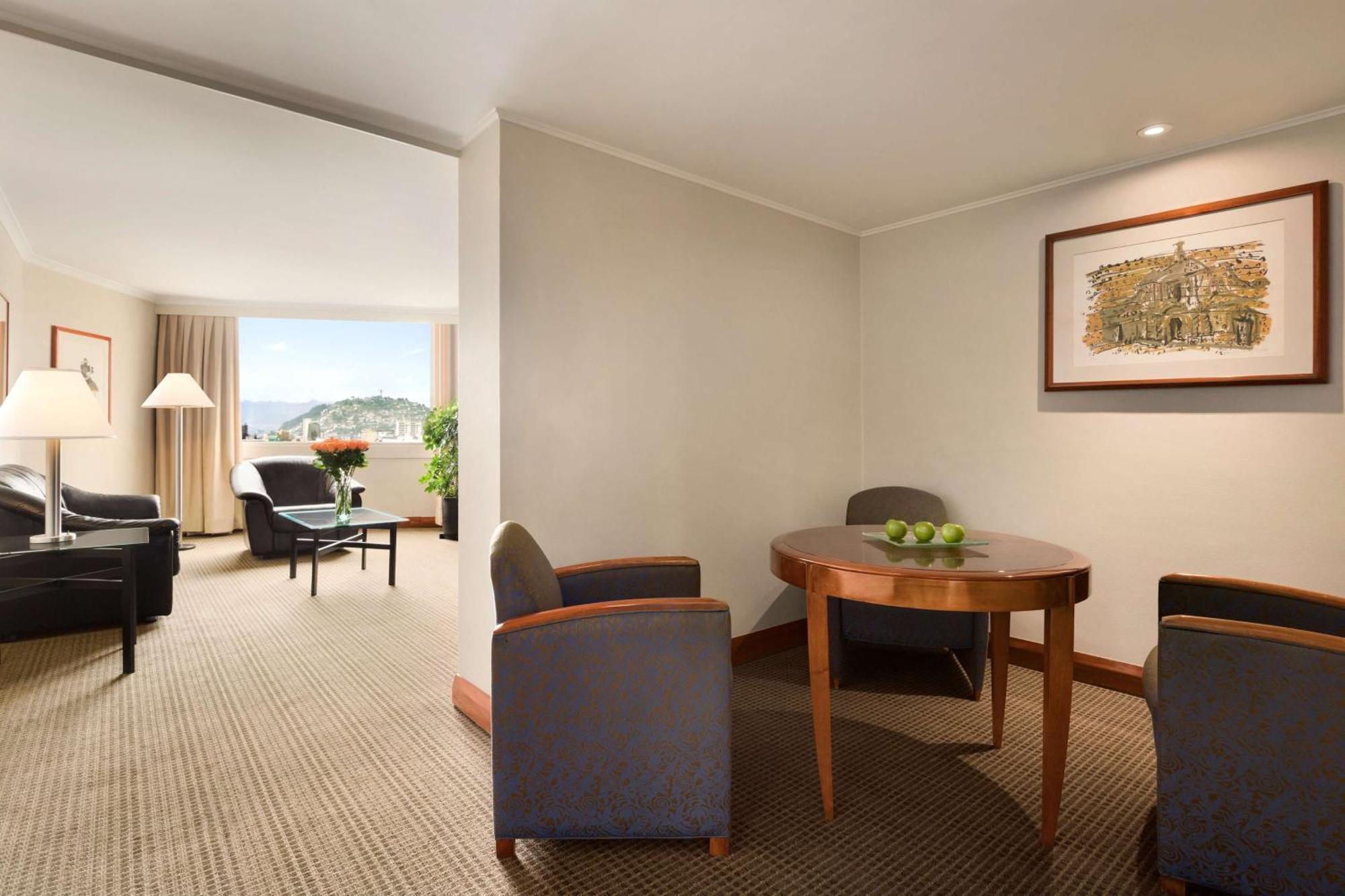 Hilton Colon Quito Hotel Zewnętrze zdjęcie